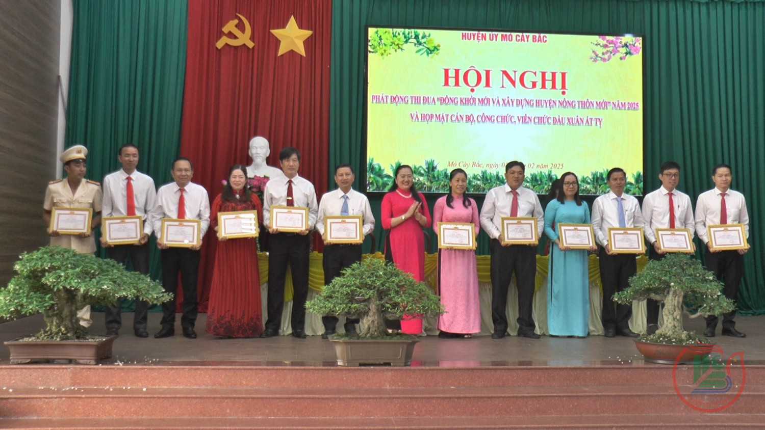 MỎ CÀY BẮC KHAI VIỆC ĐẦU NĂM 2025