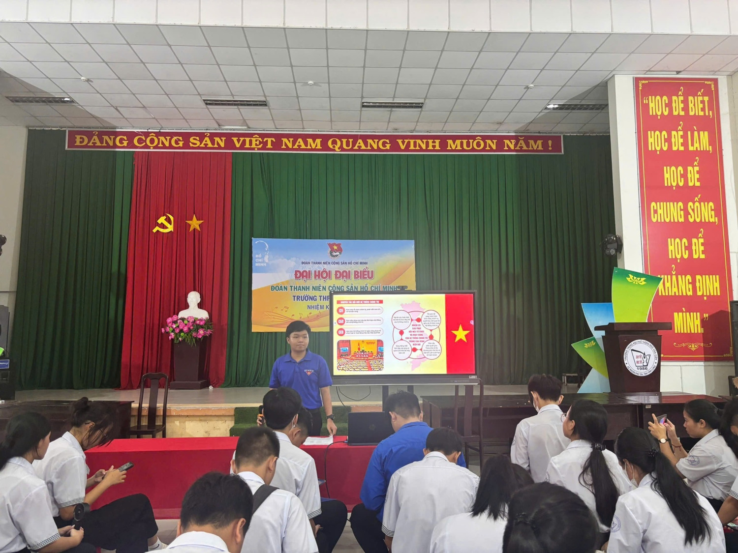 Đoàn trường THPT Ngô Văn Cấn tổ chức Báo cáo chuyên đề Lý luận Chính trị năm 2025