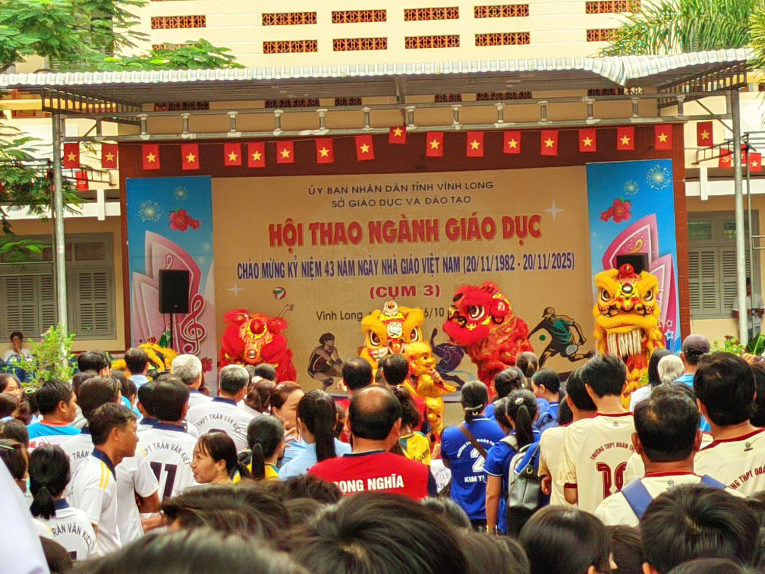 TƯNG BỪNG KHAI MẠC HỘI THAO NGÀNH GIÁO DỤC CỤM SỐ 3 NĂM 2025